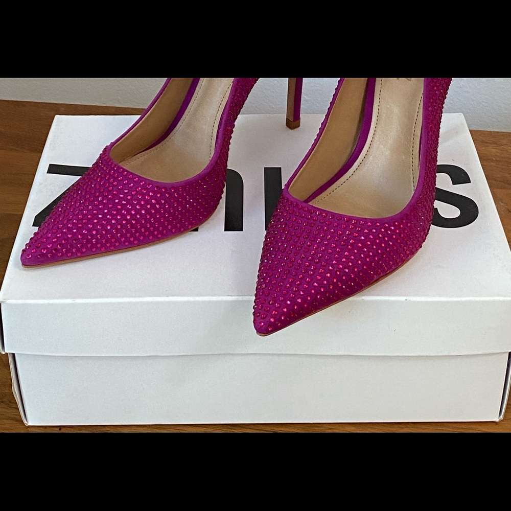 Pump pink fuchsia, size 7,5  Schutz